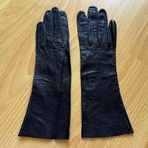 Vintage Grandoe black semi long leather gloves